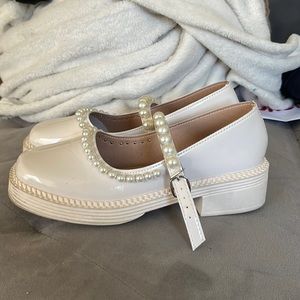 pearl vintage shoes
